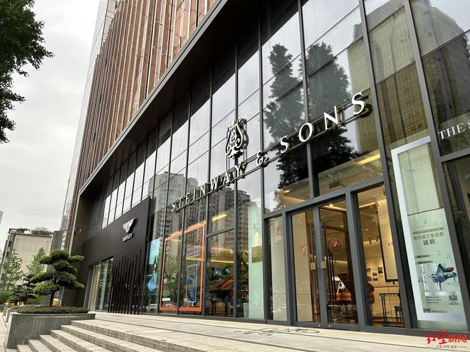 成都兰博基尼中心31套公寓打包转让，最大面积超500平，评估价2235万元