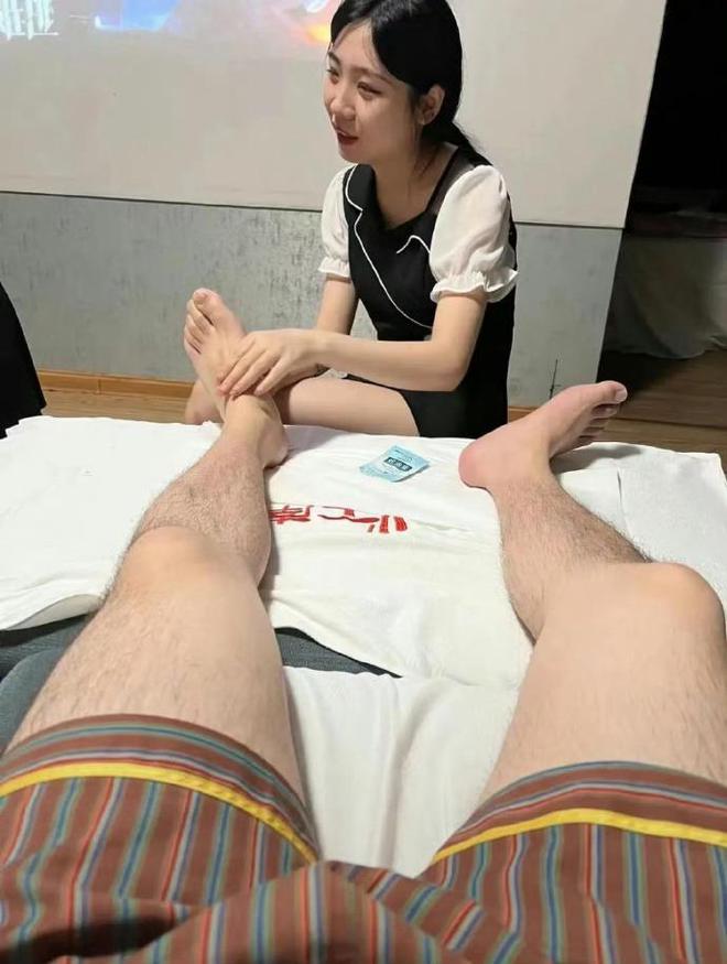 男子欲与女技师发生关系，被控强奸，辩护律师：涉黄！不是强奸