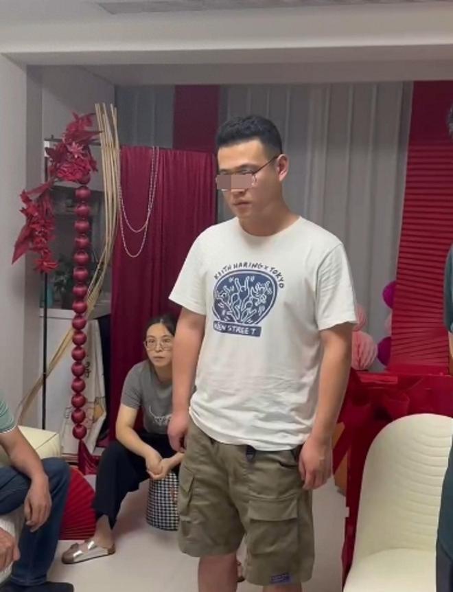 丽水男子娶两个妻子上热搜，两个妻子均是美女，闹剧过程完整曝出
