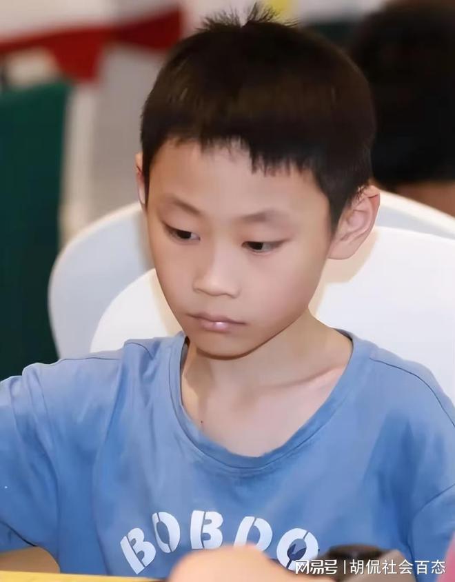 9岁围棋小神童跳楼自杀，他父亲的为人被同村人曝出，网友怒了
