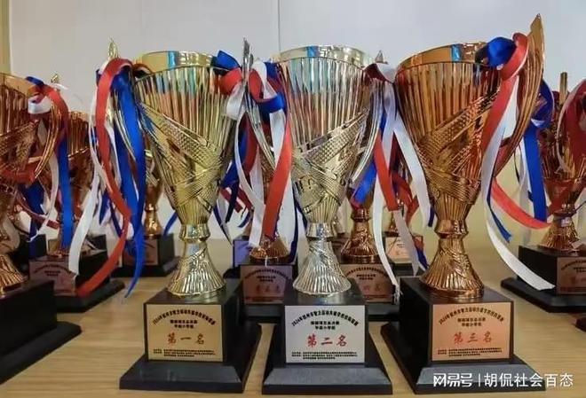 9岁围棋小神童跳楼自杀，他父亲的为人被同村人曝出，网友怒了