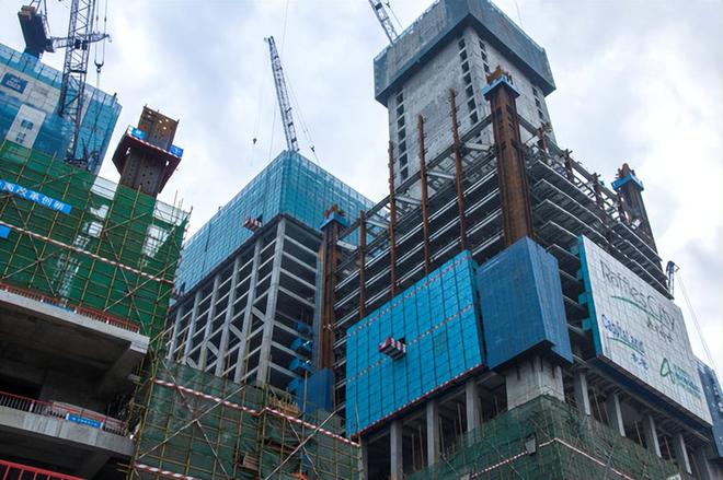 突发！李嘉诚旗下承建的楼盘偷工减料，长实集团被廉政公署调查！