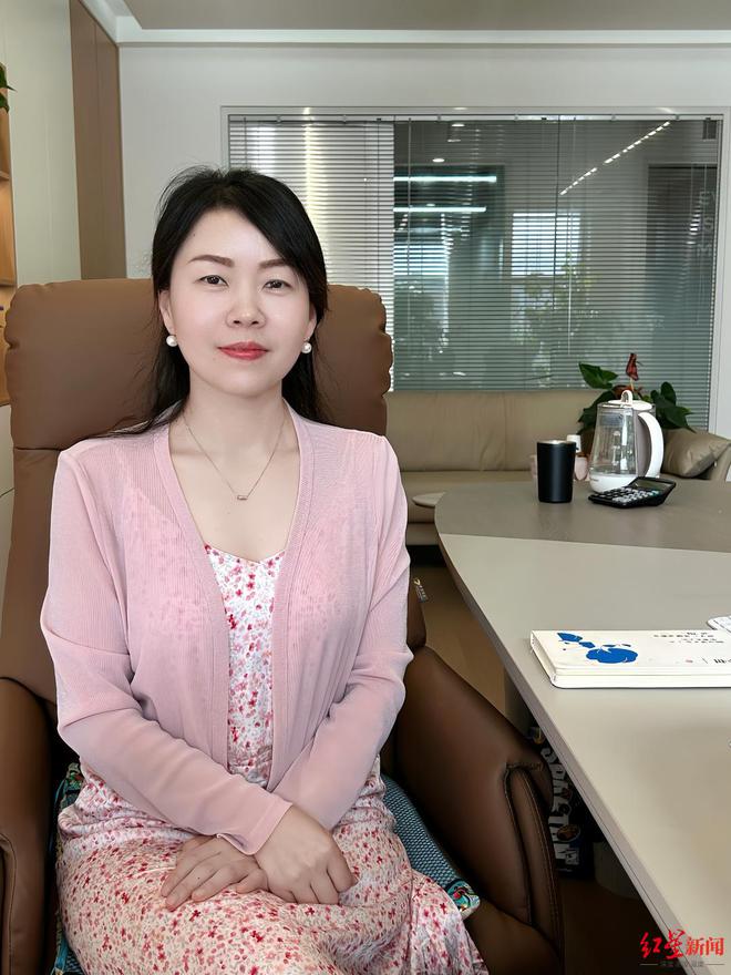 李与白包子“出海记”：从成都推车摊到纽约街头，五年签约门店超千家