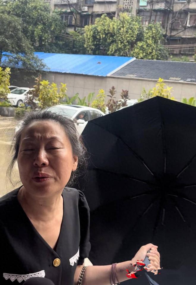 “女子家门口被害案”今开庭，女子母亲不允许出庭旁听，原因曝出