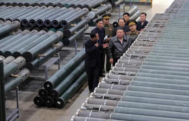 朝鲜驱逐舰下水，出现严重事故，金正恩怒了，有这些官员被抓