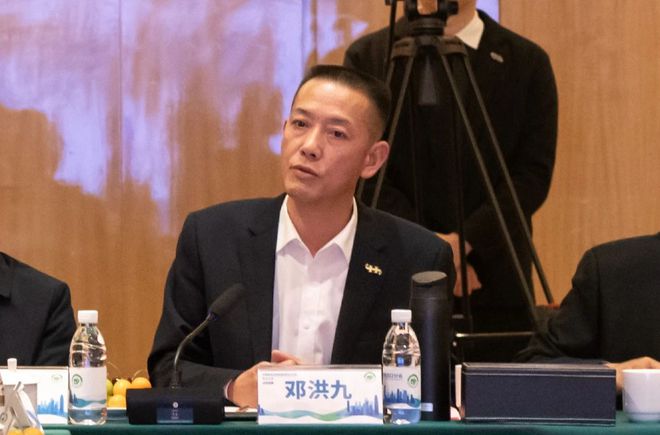 洪九果品停牌前要求员工掏钱认购股份，如今多名离职员工无法退还认购款