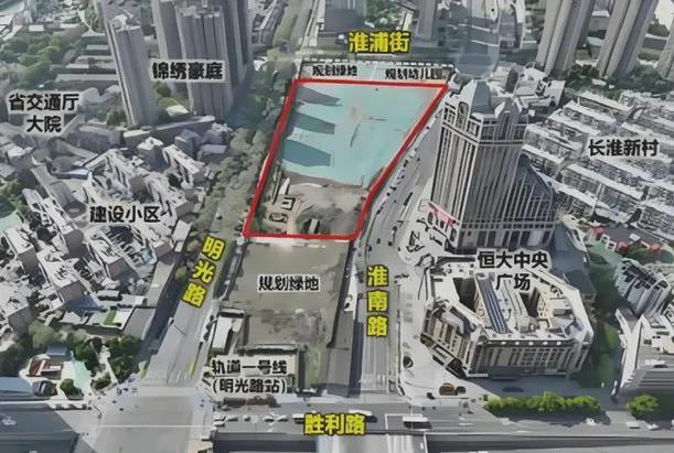 这个烂尾的“恒大中心”，被中海接手，还捡漏一块宅地