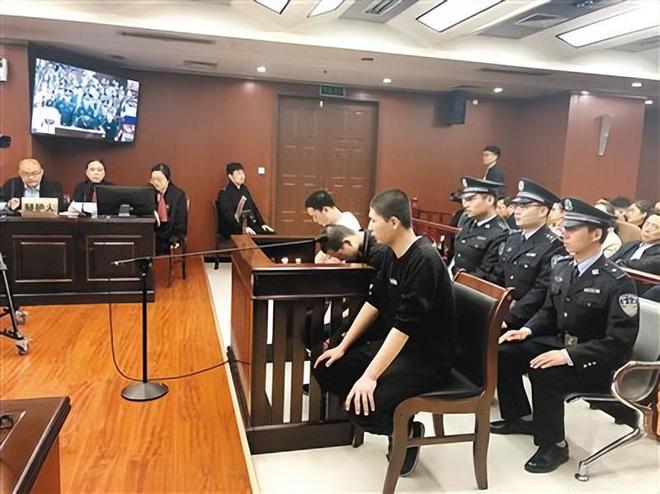 三男子犯轮奸罪，已被一审法院判刑，二审法院却要减刑，评论爆了