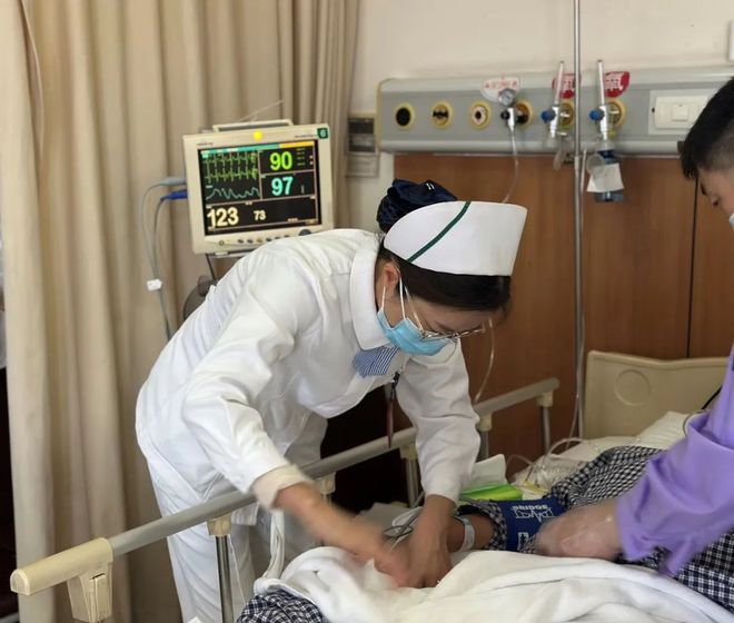 论文中出现男性子宫肌瘤，论文为山大齐鲁医院护士所写，网友怒评