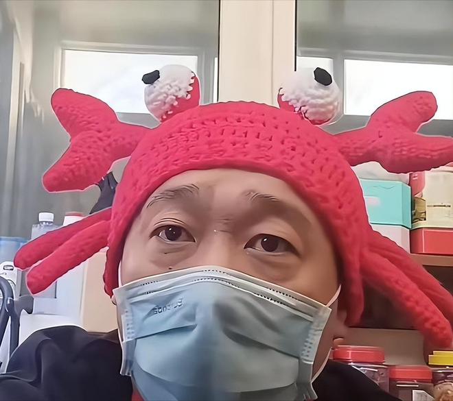 一网红直播时侮辱四川同胞：当初地震就该把你们埋了！网友怒斥