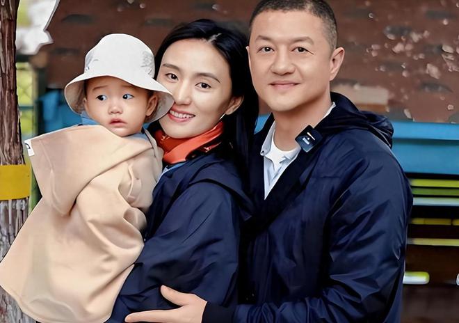 王菲前夫李亚鹏被曝经济状况很差，已再次搬家，李亚鹏的妻子发声