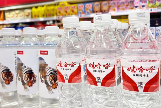 纯净水由今麦郎代工？娃哈哈最新回应